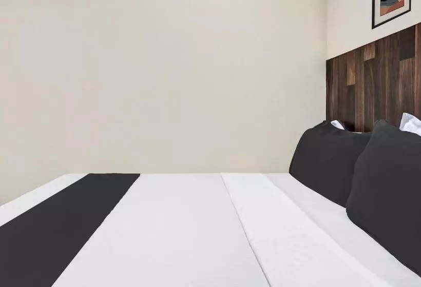 هتل Oyo Highway Lodge