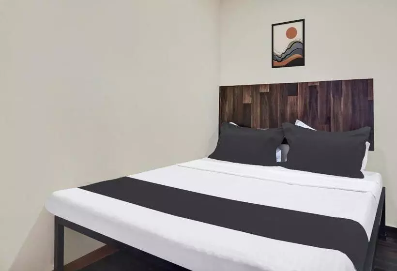 هتل Oyo Highway Lodge