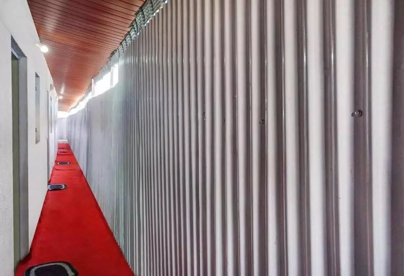 هتل Oyo Highway Lodge