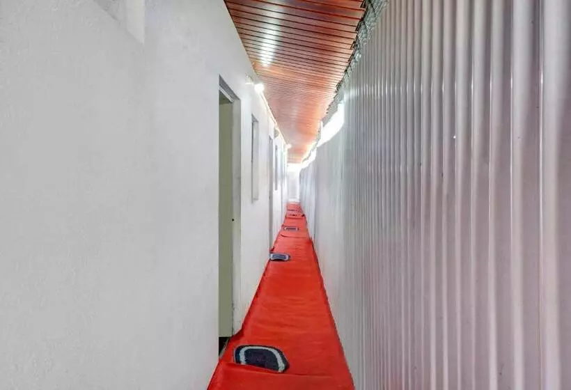 هتل Oyo Highway Lodge