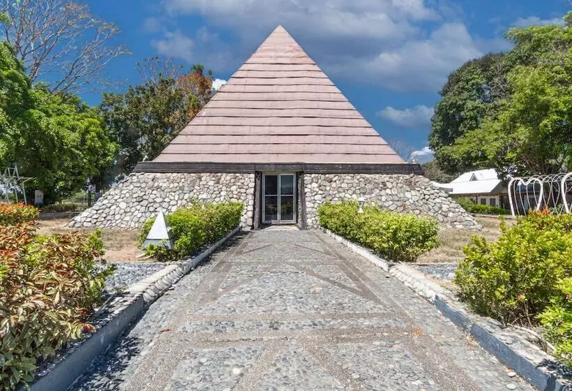 One Alo Hotel And Resort By Hiverooms