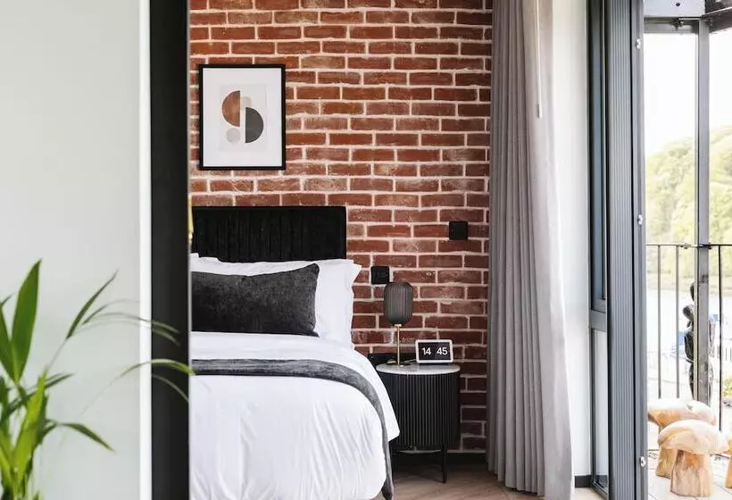 پانسیون The Cliffe At The Quay