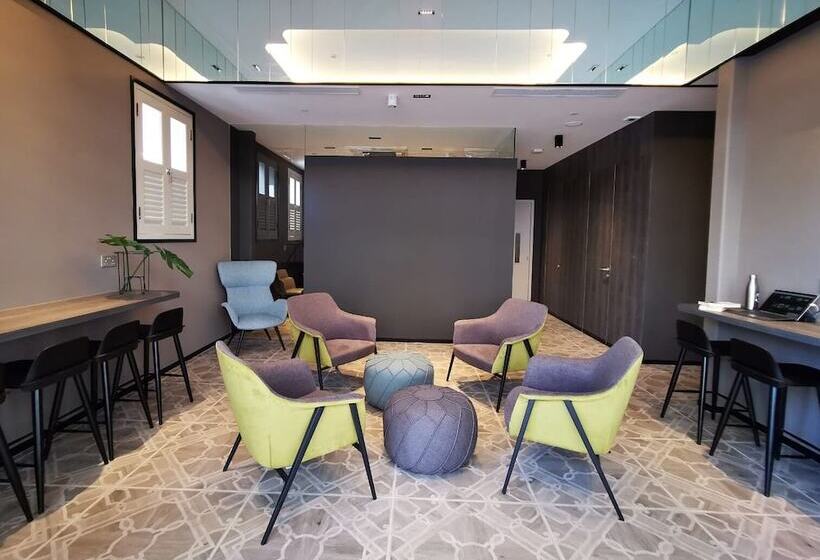 هتل St Signature Jalan Besar