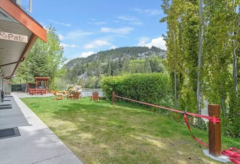 Retkeilymaja Squamish Adventure Inn
