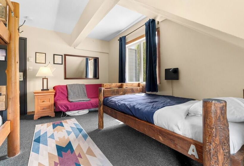 旅馆 Squamish Adventure Inn