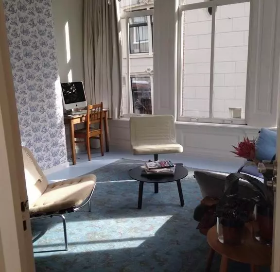 تختخواب و صبحانه Miauw Suites, Canal View City Centre