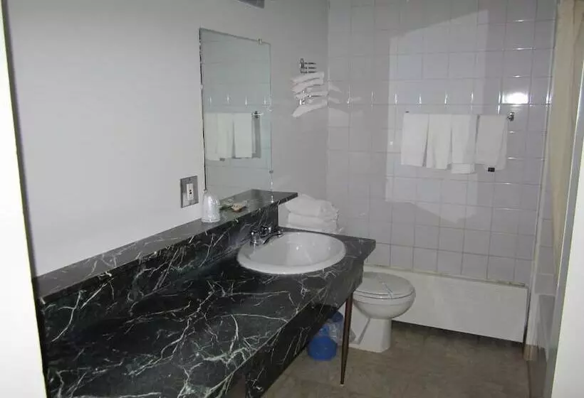Camelot Court Motel