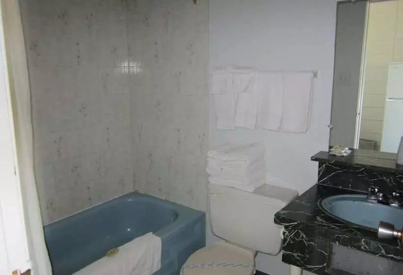 Camelot Court Motel