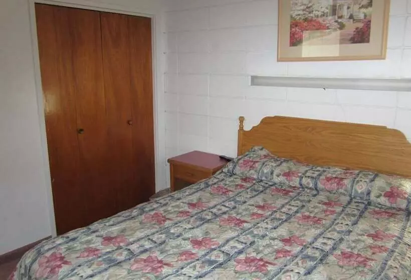 Camelot Court Motel