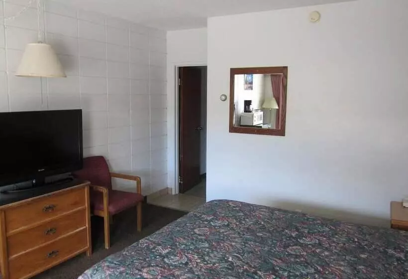Camelot Court Motel