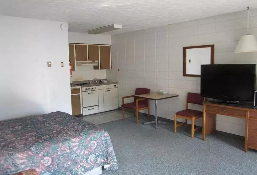 Camelot Court Motel