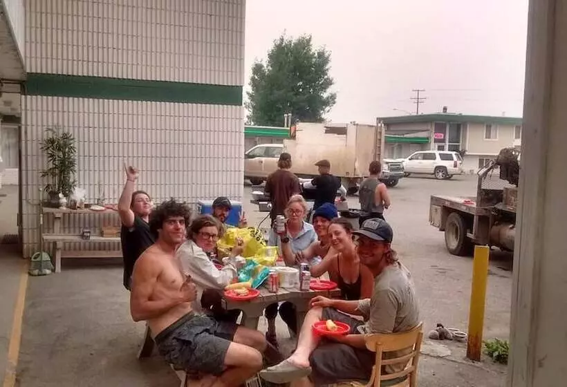 Caravan Motel