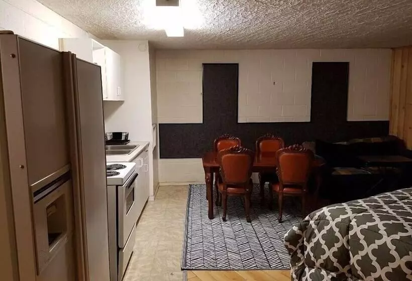 Caravan Motel