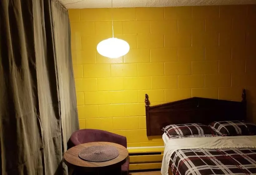 Caravan Motel