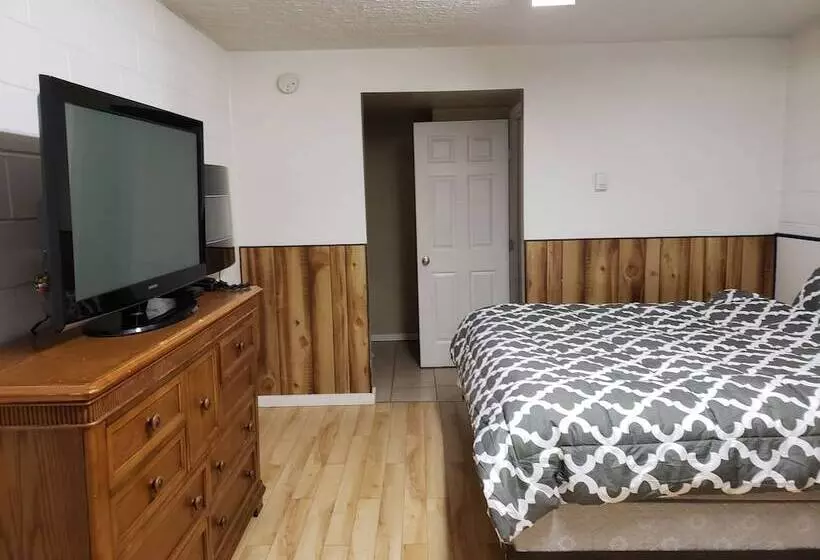 Caravan Motel