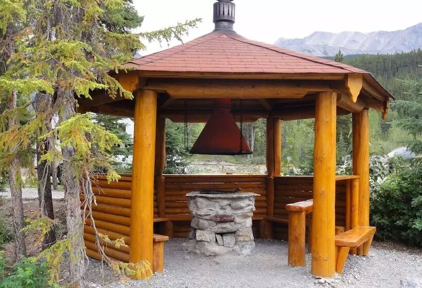 ホテル Northern Rockies Lodge