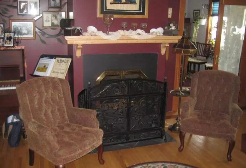 Phoenix House B&b