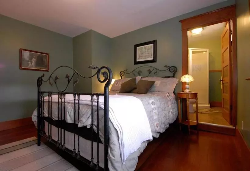 Phoenix House B&b