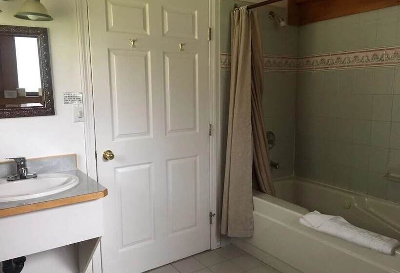 Rainbow Lake Castle Resort