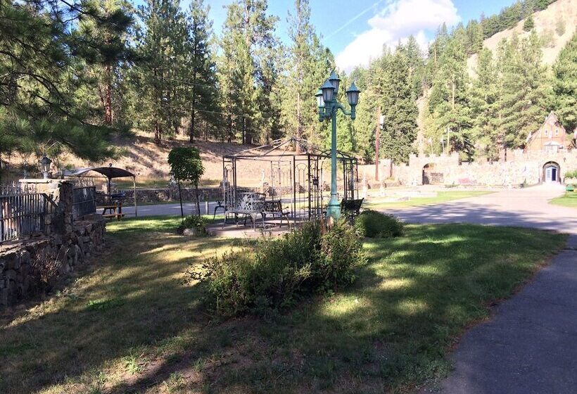 Rainbow Lake Castle Resort