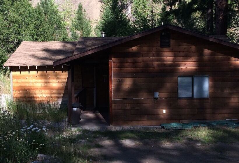 Rainbow Lake Castle Resort