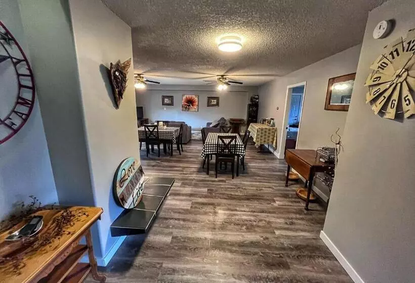 Sunny Shuswap B&b