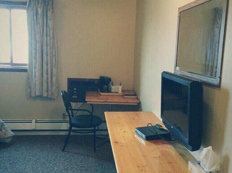 Wakiki Motel & Lounge