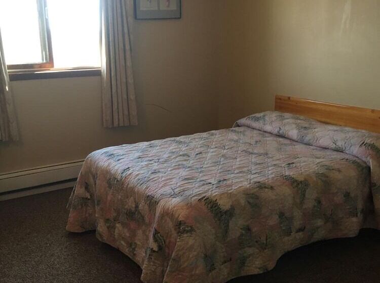 Wakiki Motel & Lounge