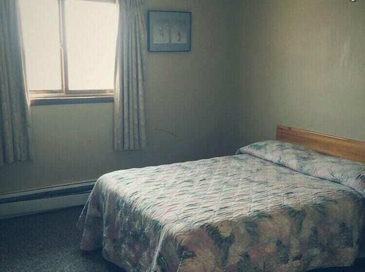 Wakiki Motel & Lounge