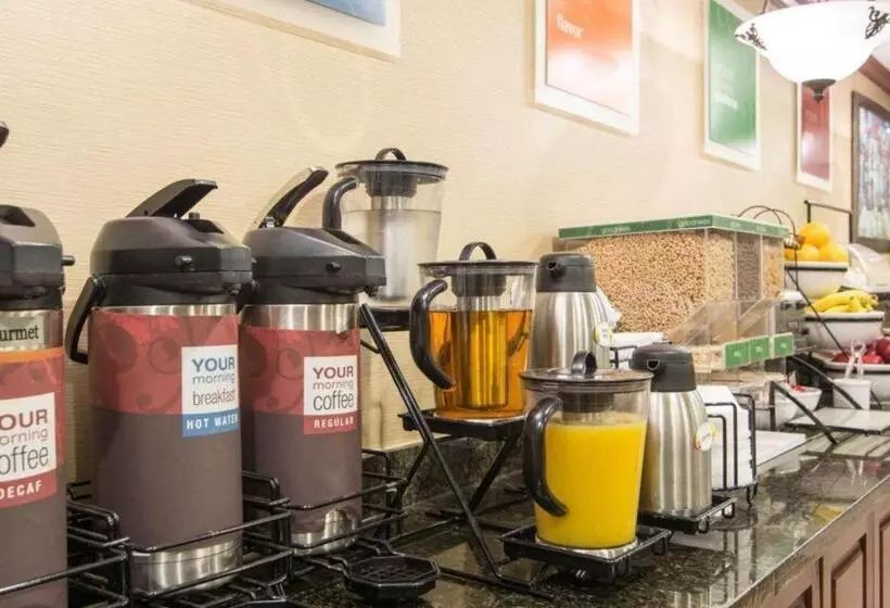ホテル Comfort Inn & Suites Suwanee   Sugarloaf