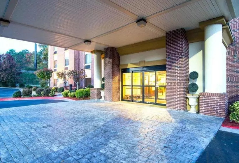 ホテル Comfort Inn & Suites Suwanee   Sugarloaf