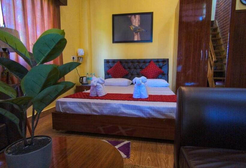 Hotel Whispering Pines Farmstay