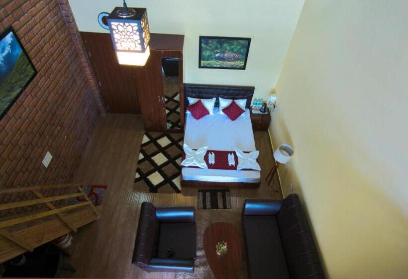 Hotel Whispering Pines Farmstay