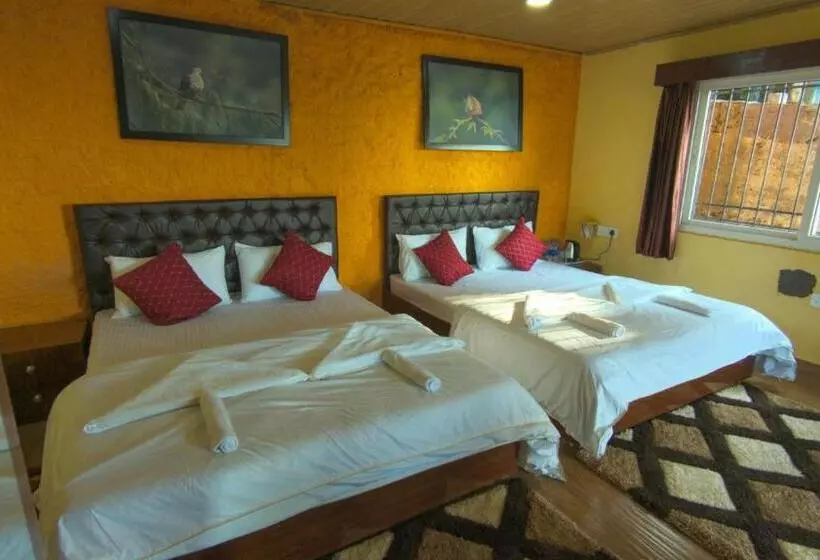 ホテル Whispering Pines Farmstay