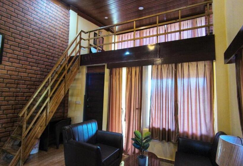 Hotel Whispering Pines Farmstay