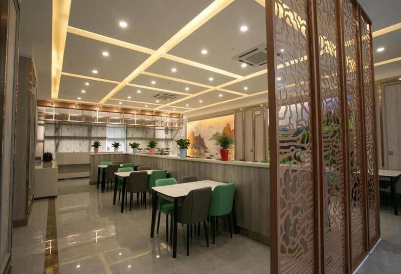 Starway Hotel Changji Qitai Bus Station