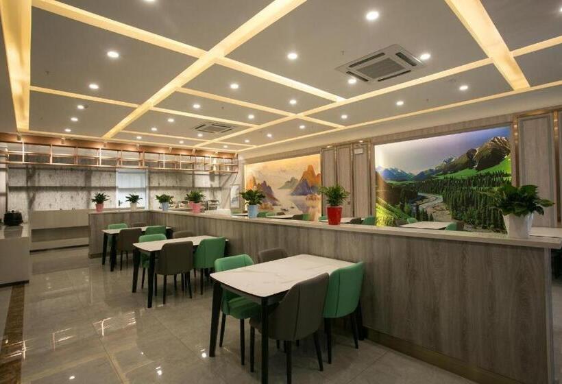 Starway Hotel Changji Qitai Bus Station