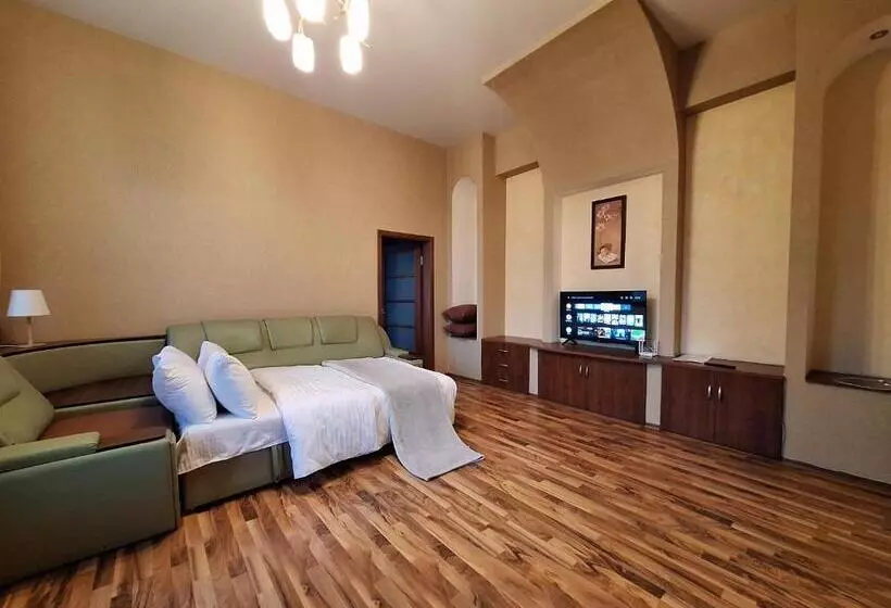 сапсан. двокімнатні квартири. мережа Alex Apartments. документи для відряджень