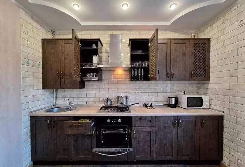 сапсан. двокімнатні квартири. мережа Alex Apartments. документи для відряджень