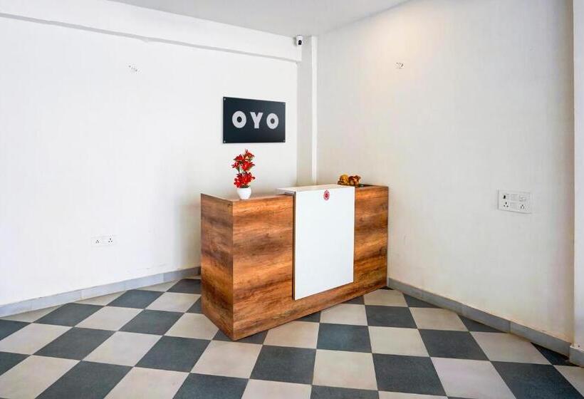 בית מלון כפרי Oyo Fortune Inn