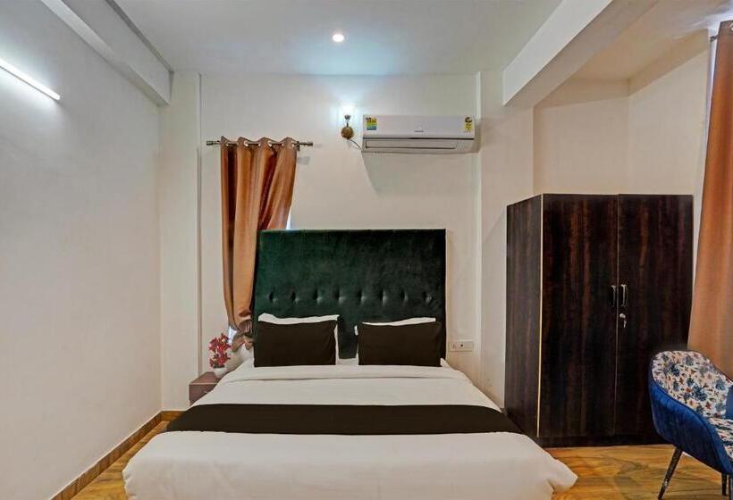 בית מלון כפרי Oyo Fortune Inn