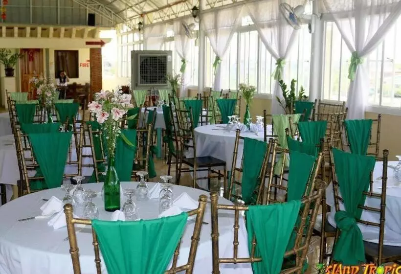 Island Tropic Hotel And Restaurant