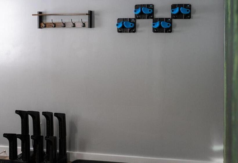 Пансион 1st Floor Adventure Property