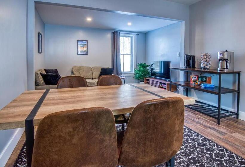 Пансион 1st Floor Adventure Property