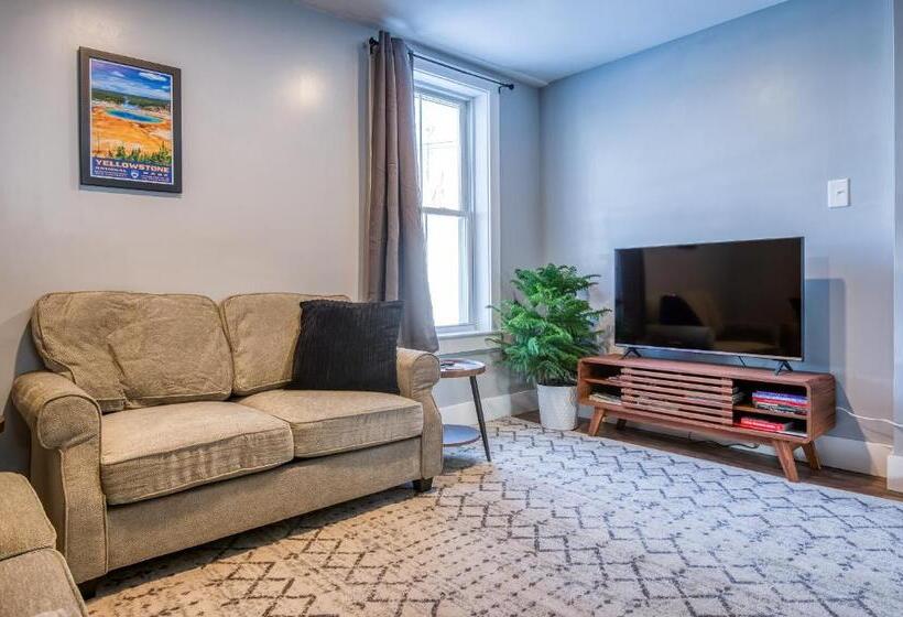 Пансион 1st Floor Adventure Property