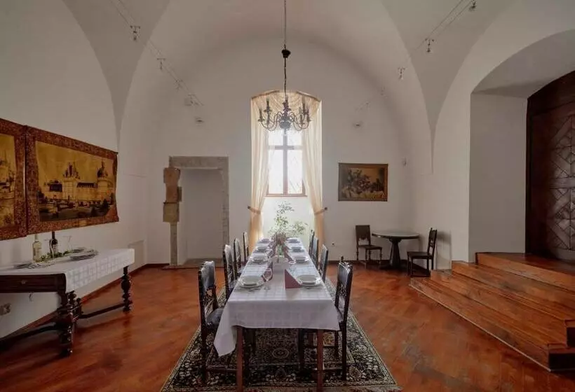 ペンション Pipo Várkastély, Ozora