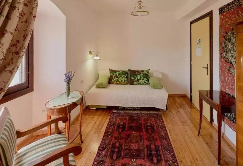 ペンション Pipo Várkastély, Ozora