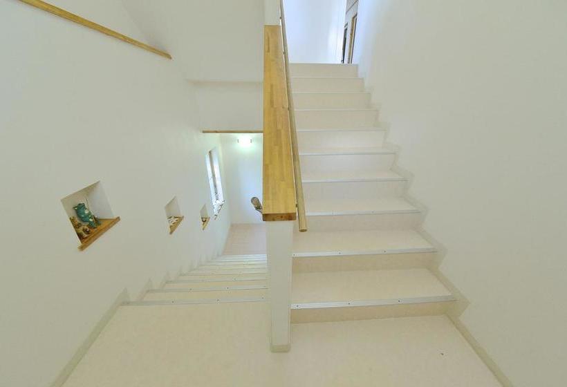 ベッドアンドブレックファースト Lulaliya