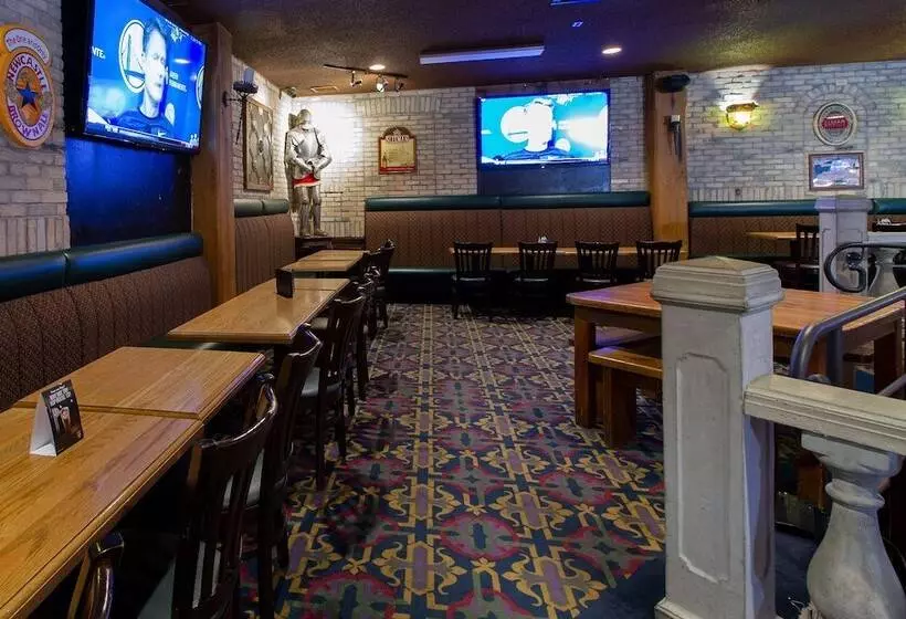 هتل Park West Inn
