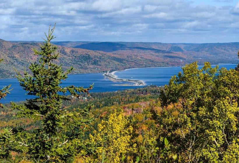 모텔 Hearthstone Inn  Port Hastings